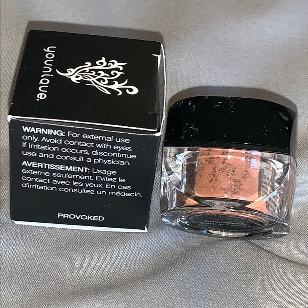 Moodstruck mineral pigment